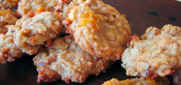 Oatmeal Apricot Almond Cookies